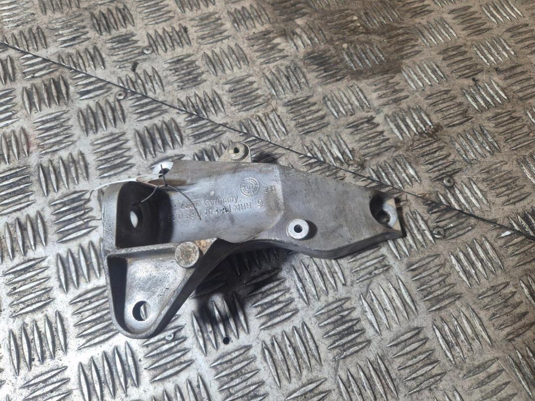 Кронштейн КПП ZZ706V Audi A4 купить в магазине запчастей бу