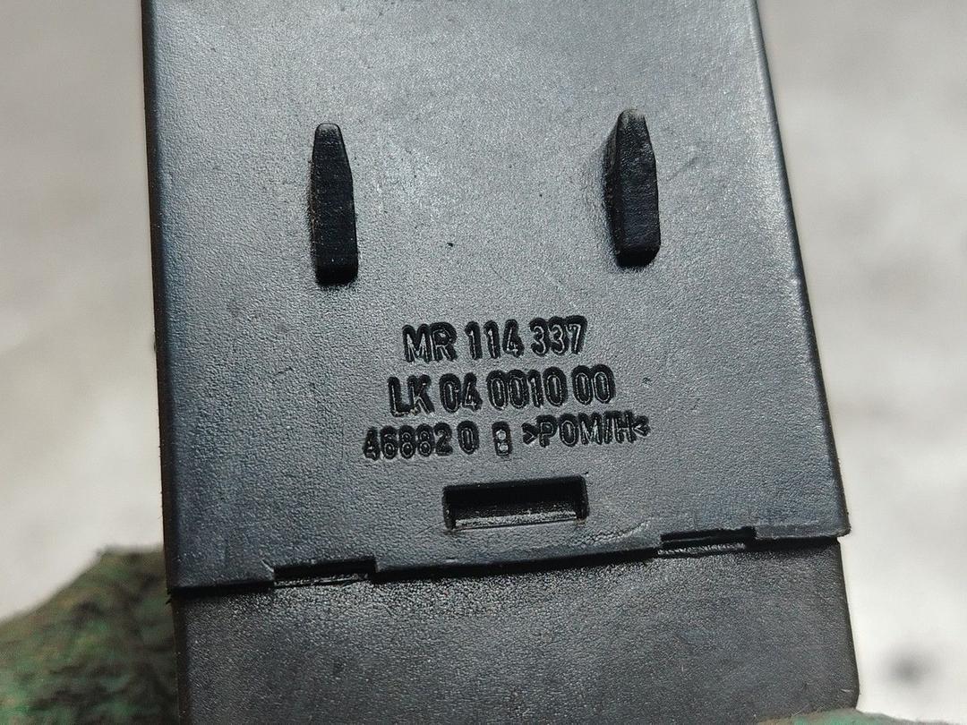 Кнопка корректора фар B058TK Mitsubishi Carisma - Фото 5