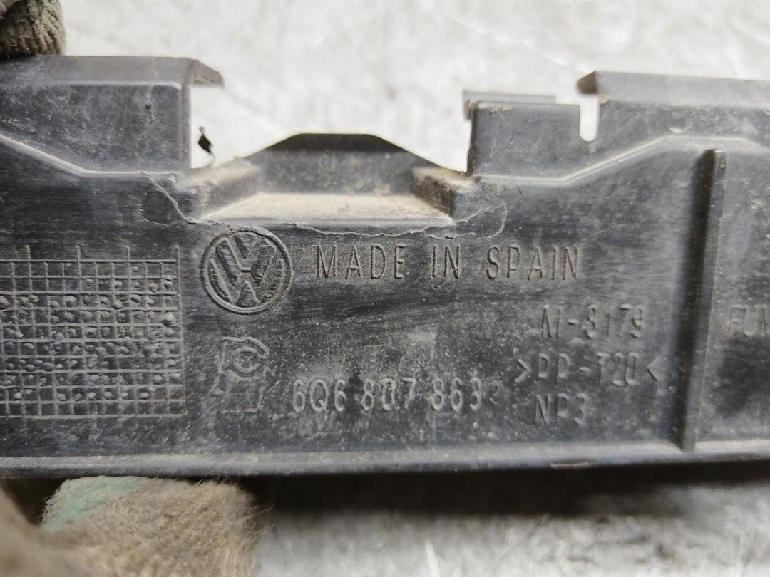 Кронштейн крепления бампера заднего 6QUQHN Volkswagen Polo купить с доставкой