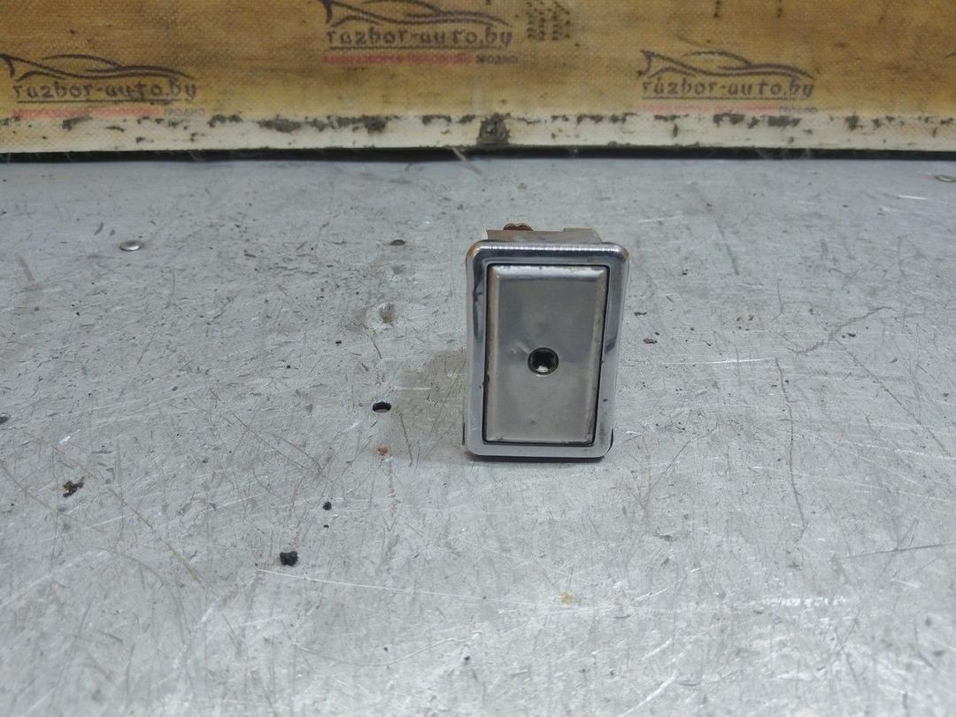 Кнопка открытия багажника D7S1JD Peugeot 605 - Фото 1