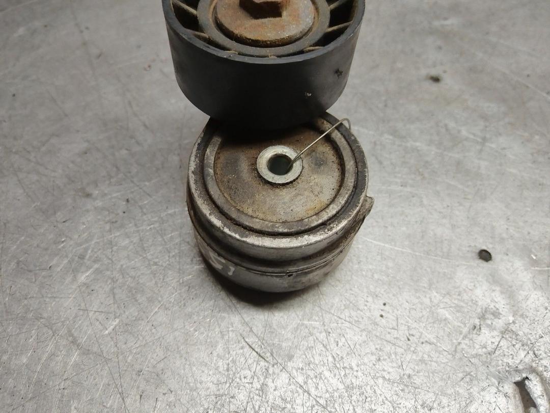 Натяжитель ремня генератора 0E7JVH Alfa Romeo 147 купить с доставкой