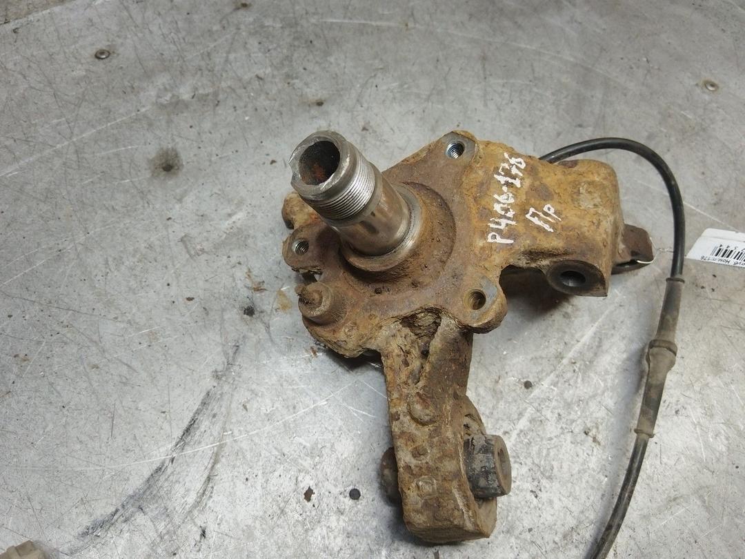 Цапфа задняя (ось ступицы) FYL9OG Peugeot 406 - Фото 2