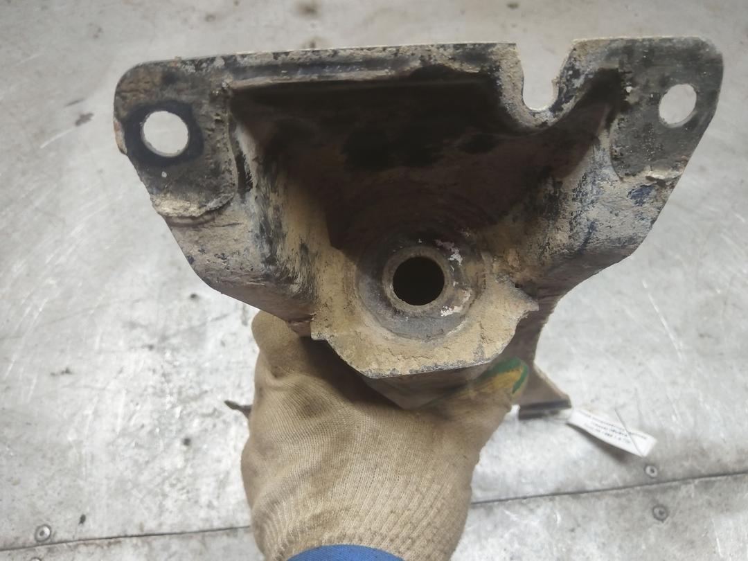 Опора амортизатора верхняя (чашка) D5U9Y9 Audi 80 купить с доставкой