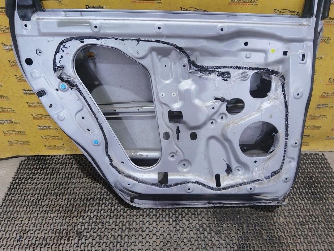 Дверь задняя левая D9FPV6 Mitsubishi Grandis undefined
