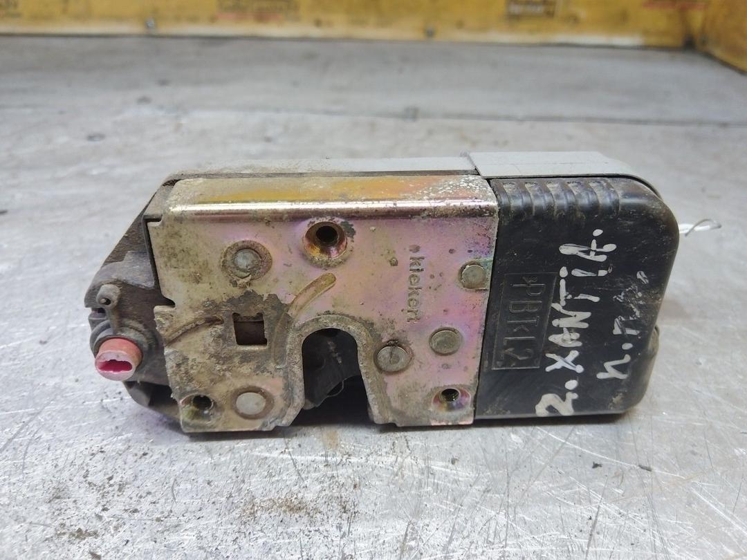 Замок двери задней левой ZQXU5A Citroen Xantia