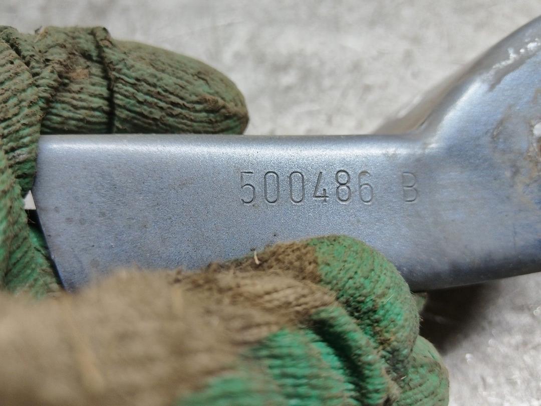 Кронштейн крепления крыла переднего правого 2DXQFZ Peugeot 607 купить в магазине запчастей бу