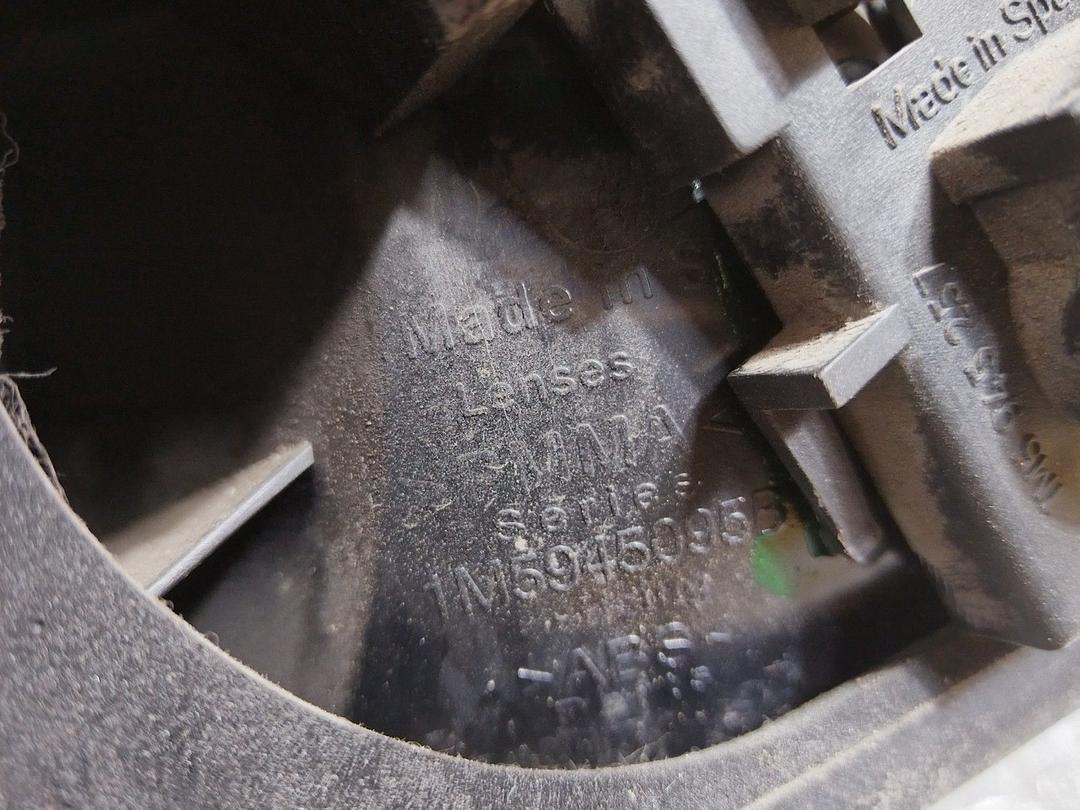 Фонарь задний левый JB9TT6 Seat Toledo купить с доставкой. Огромный выбор запчастей и марок авто. У нас есть практически все.