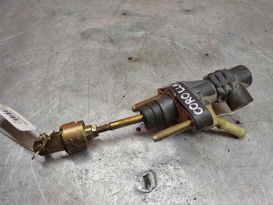 Цилиндр сцепления главный 2P3341 Toyota Corolla - Фото 1