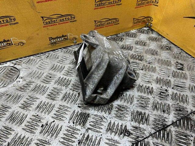 Подушка крепления двигателя RUAZGI Volkswagen Golf