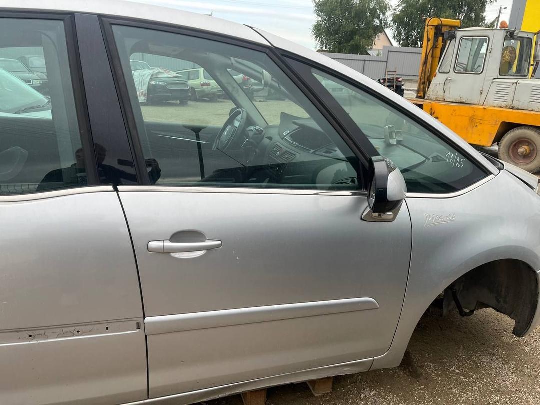 Стекло двери передней правой H0BU0Y Citroen C4 Picasso