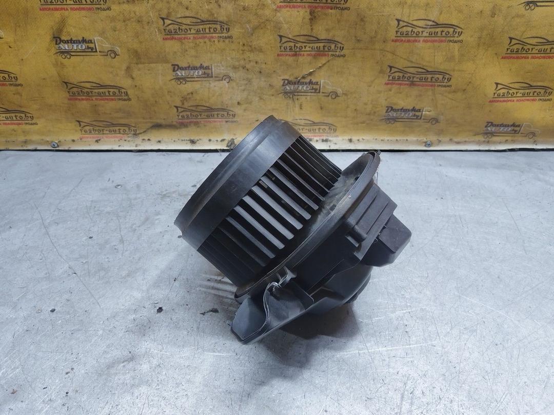 Моторчик печки 50U061 Volvo S60 купить