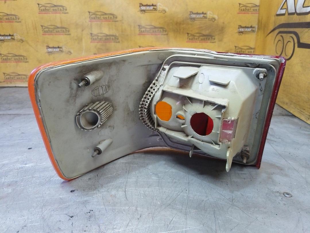 Фонарь задний правый 191PRS Audi 80 купить в магазине запчастей бу