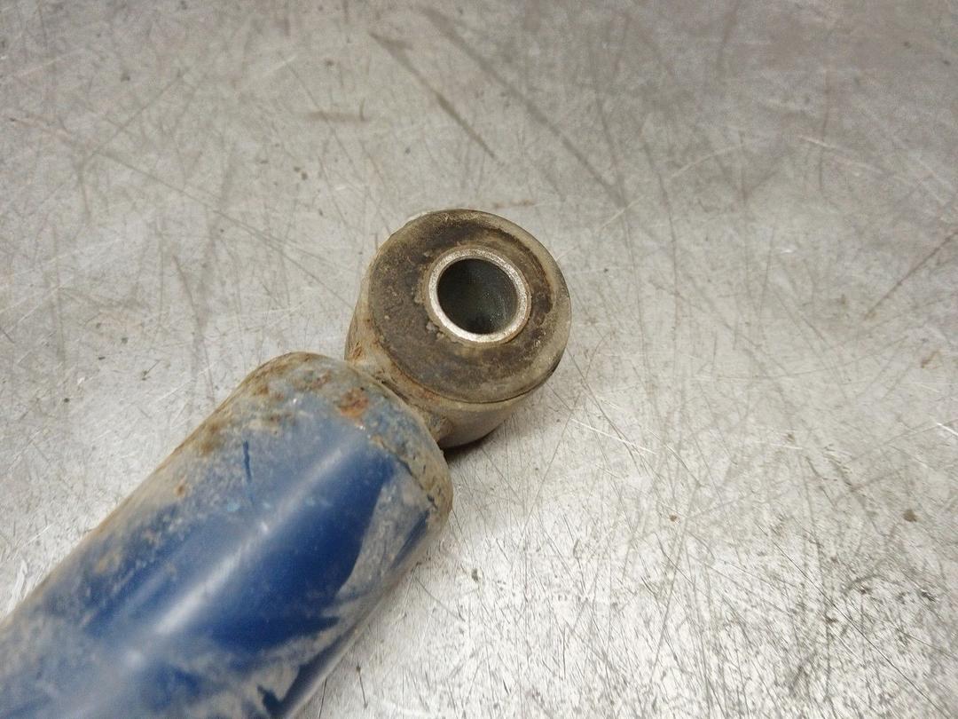 Амортизатор задний правый V9RP9Q Opel Astra купить в магазине запчастей бу