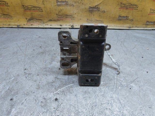 Подушка крепления двигателя LW45LD Volkswagen Golf купить на авторазборке