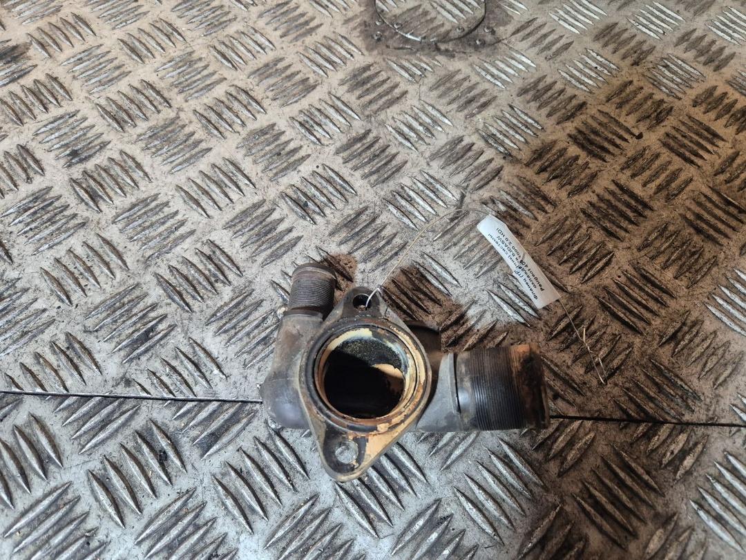 Фланец (тройник) системы охлаждения 8JDASW Peugeot 406