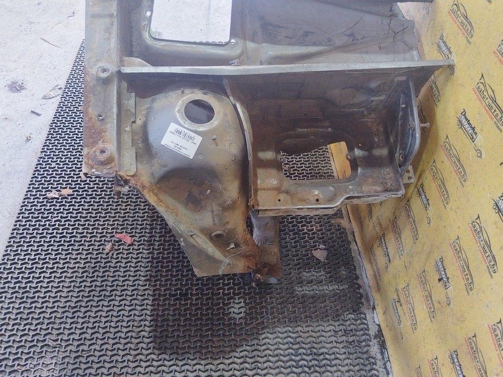 Стакан лонжерона правый G9CL8X Audi 80 - Фото 1