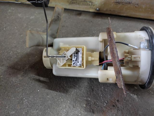 Колба в бак AYZIAJ Toyota Yaris Verso купить