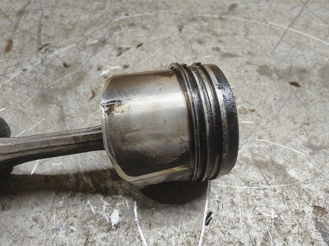 Поршень 9ZXEDS Peugeot 406 - Фото 4