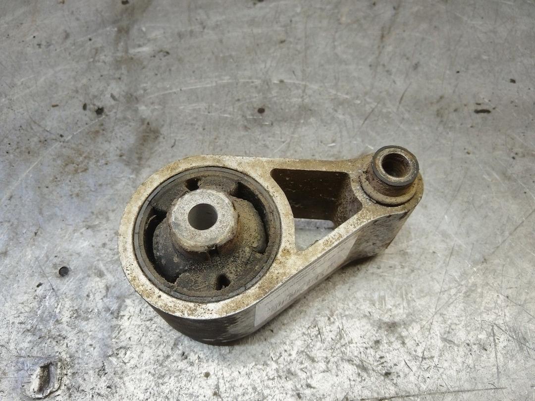 Подушка крепления двигателя 0F2J9L Renault Master