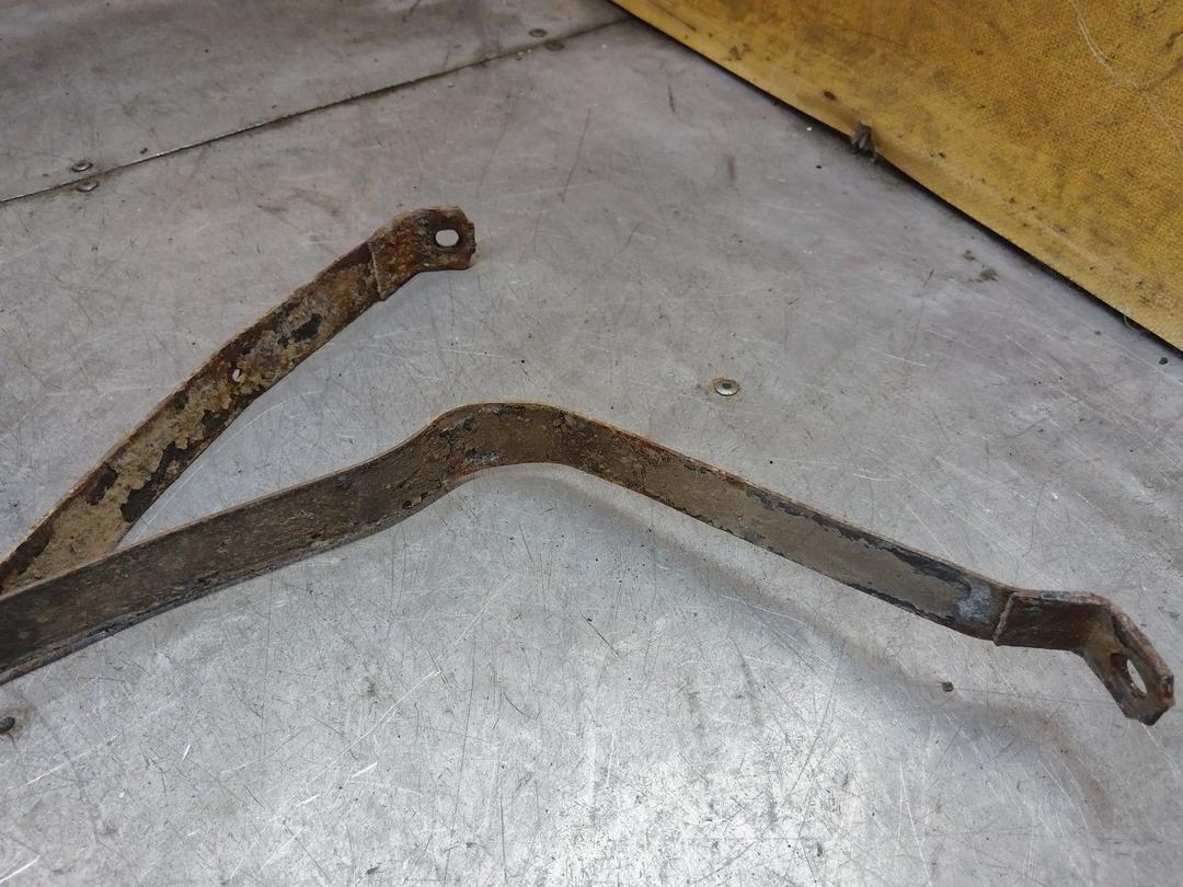 Крепление топливного бака 0Z0SZM Opel Vectra - Фото 2