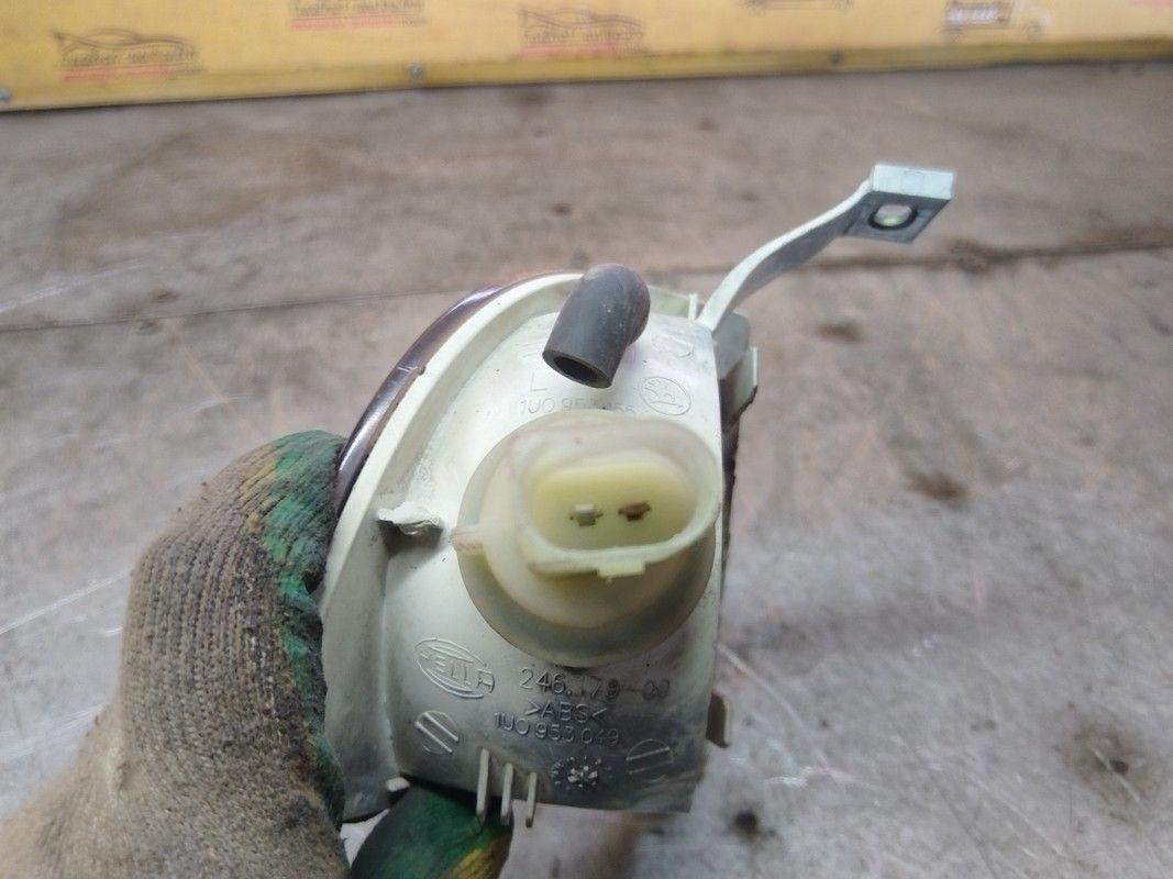 Поворотник левый 3W17QV Skoda Octavia купить в магазине запчастей бу