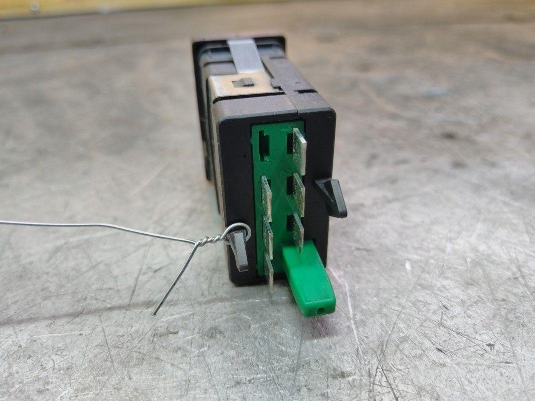 Кнопка подогрева сидений 79HEXF Volkswagen Passat - Фото 5