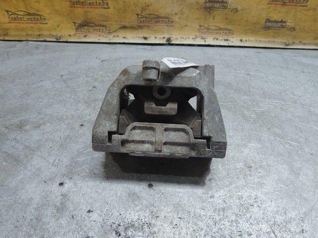 Подушка крепления двигателя KMFLC3 Volkswagen Touran купить в магазине запчастей бу