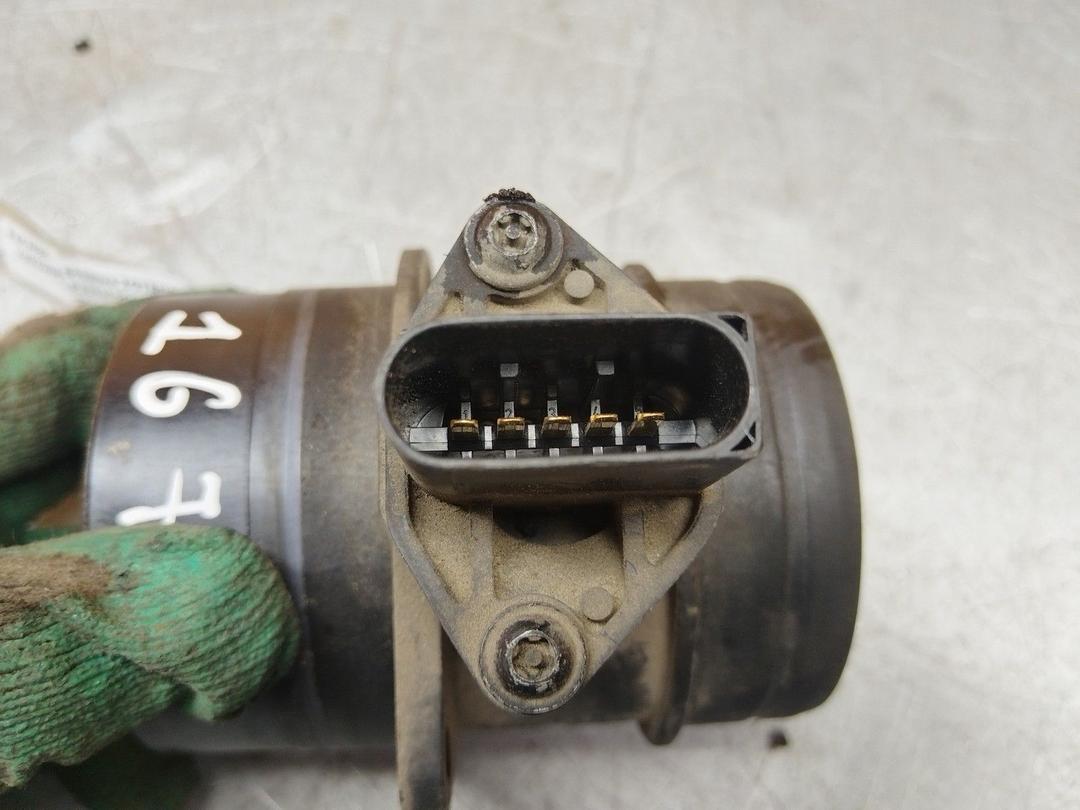 Расходомер воздуха ZGTED3 Volkswagen Passat купить с доставкой