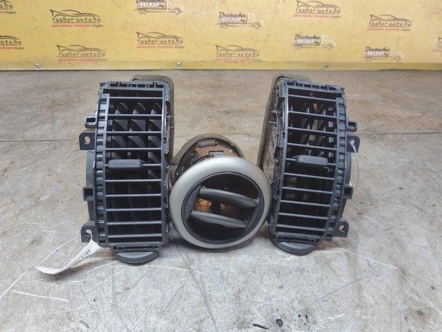 Дефлектор обдува салона 9A9945 Nissan Note купить