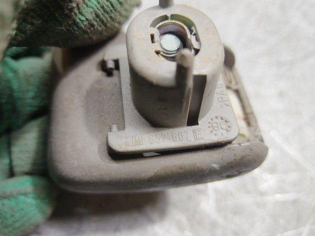 Ручка внутренняя потолочная QJ607M Audi A8 купить в магазине запчастей бу