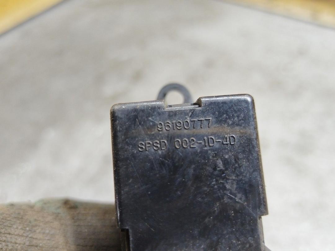 Кнопка стеклоподъемника переднего правого CMMIE2 Daewoo Leganza купить в магазине запчастей бу