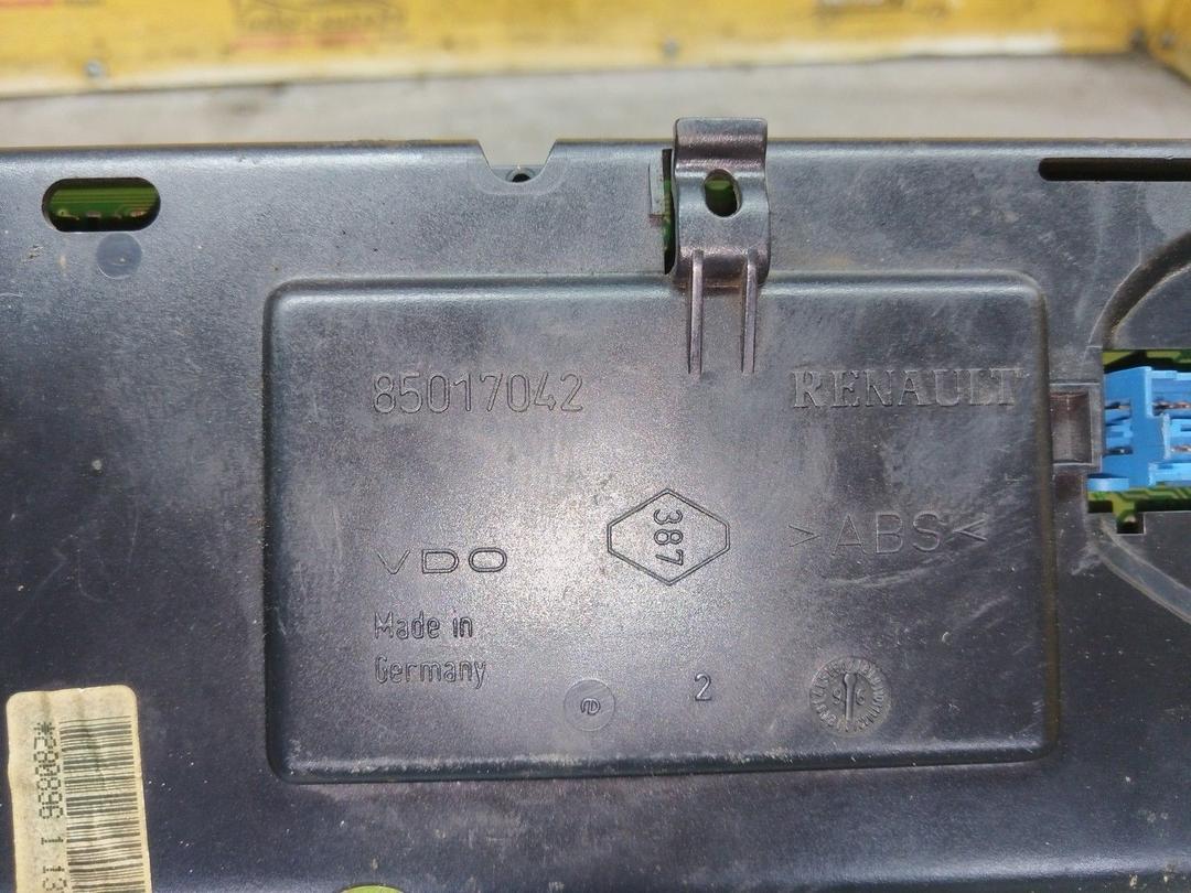 Щиток приборов (приборная панель) 6PZLIN Renault Safrane undefined