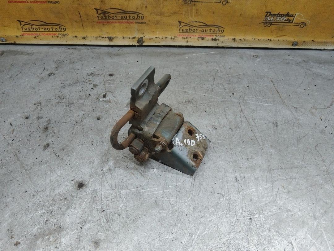 Петля двери передней левой F3H4QC Audi 100