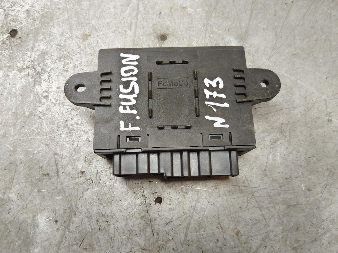 Блок управления двери передней правой ZZ2J13 Ford Fusion купить в магазине запчастей бу