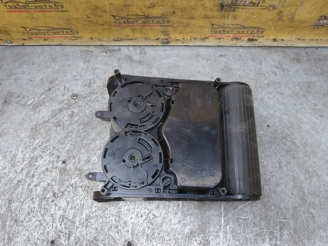 Подстаканник 7ZL9Y9 Volkswagen Passat купить на авторазборке