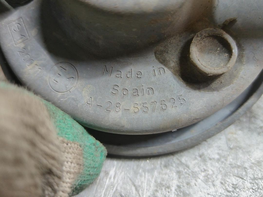 Сигнал (клаксон) ES426R Mitsubishi Carisma купить на авторазборке