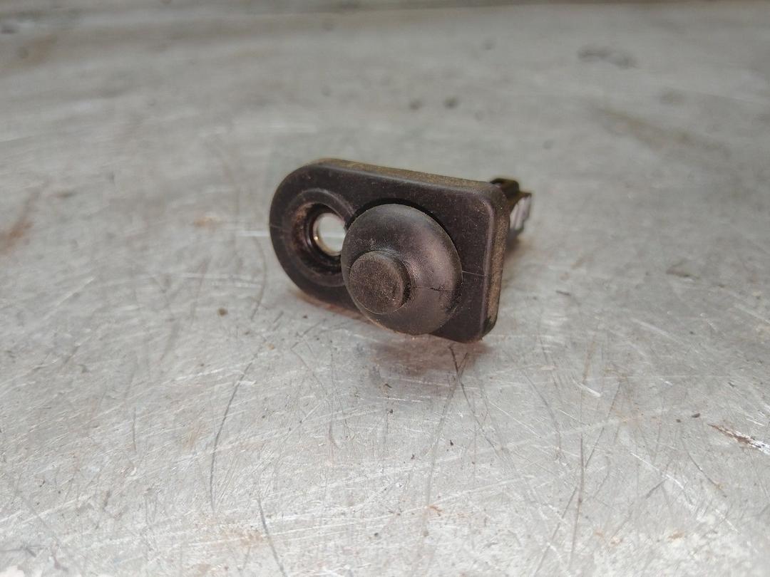 Выключатель концевой (концевик) YI3PB3 Kia Sorento - Фото 1