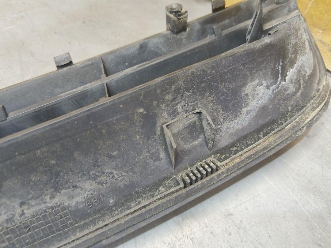 Решетка капота Q2VK03 Opel Astra - Фото 4