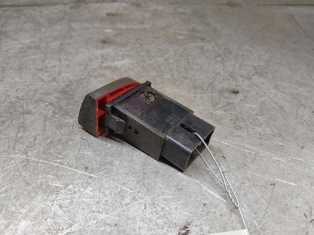 Кнопка аварийной сигнализации Z7TPWB Hyundai Lantra купить