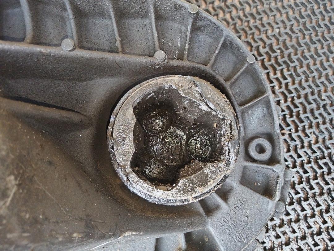 КПП механическая (МКПП) 5-ступенчатая 138D64 Renault Safrane undefined