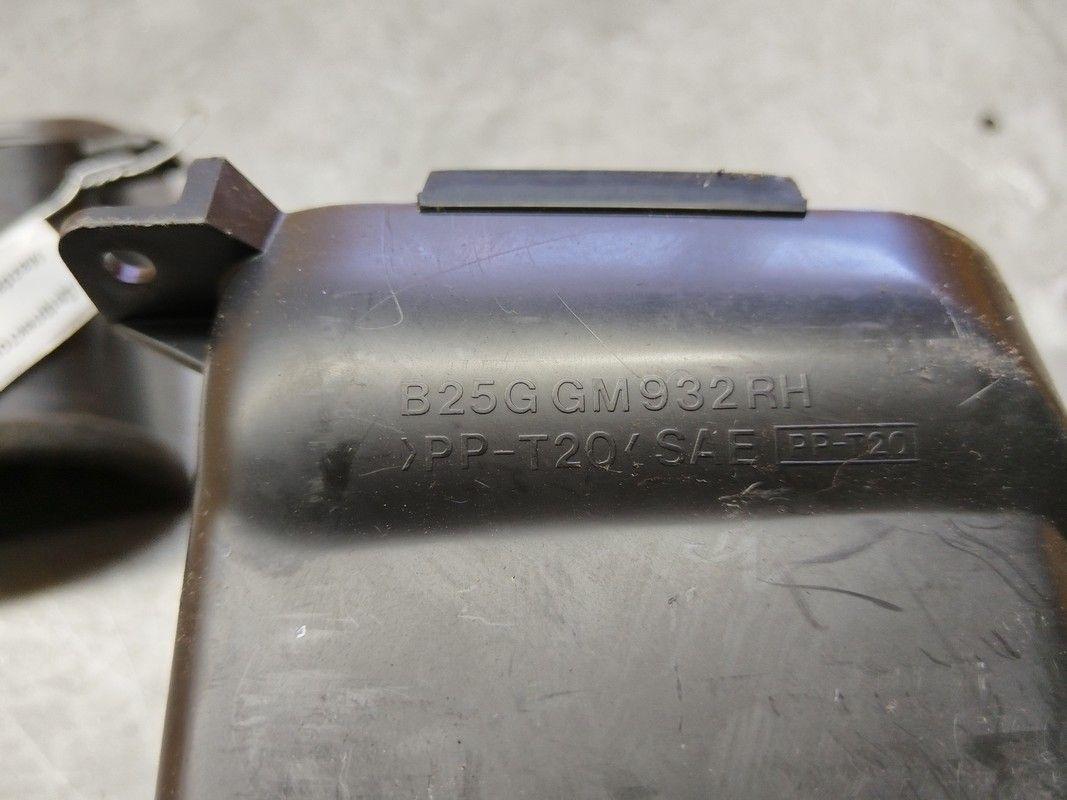 Дефлектор обдува салона P1GNQU Mazda Premacy купить с доставкой