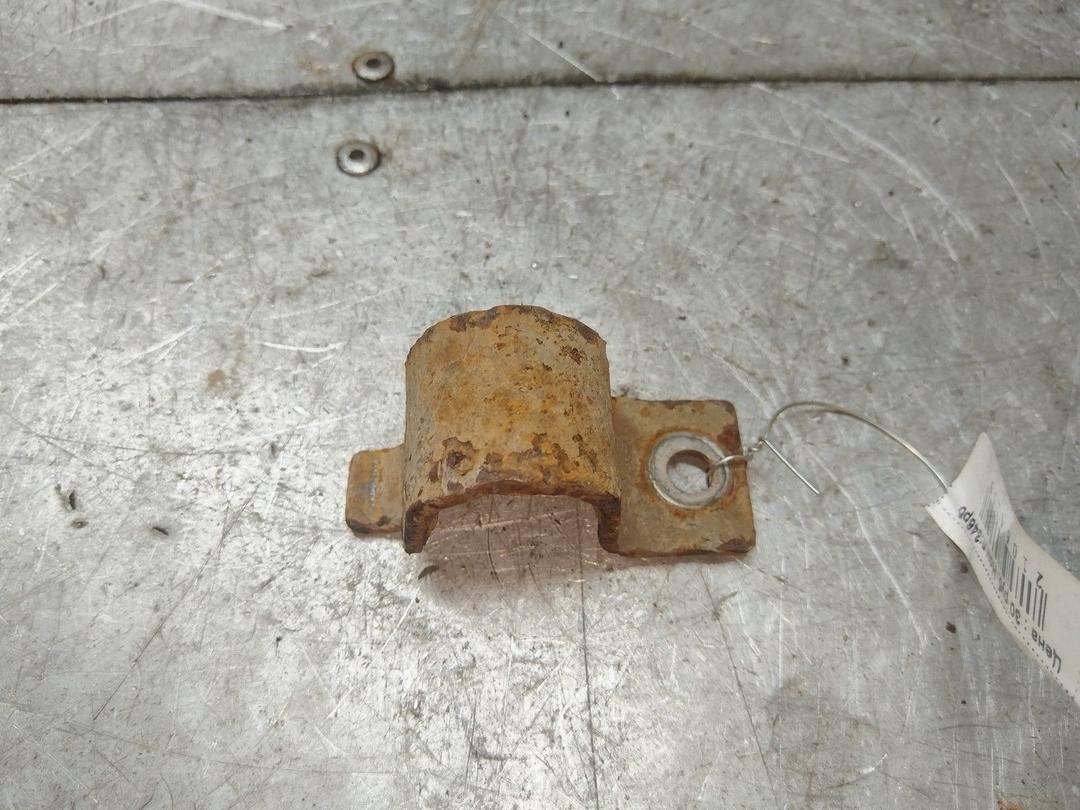 Крепление втулки стабилизатора 4O6FWP Mitsubishi Carisma - Фото 1