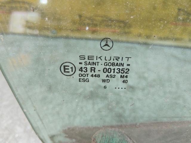 Стекло двери передней правой OJA9N8 Mercedes C W202 купить в магазине запчастей бу