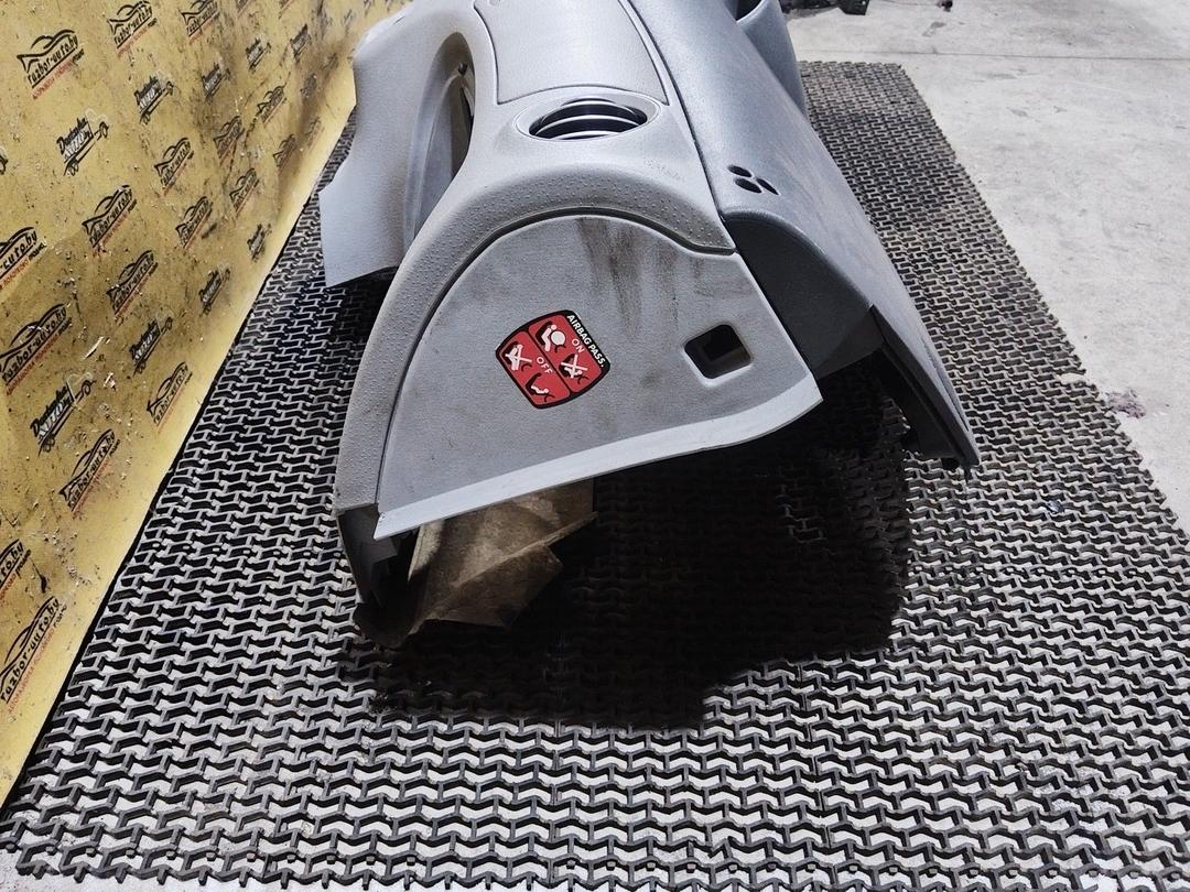 Панель передняя салона (торпедо) UGB4VI Citroen C3 undefined