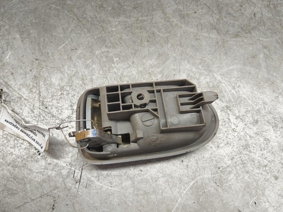 Ручка внутренняя передняя правая 3MB4G8 Mazda Premacy купить с доставкой