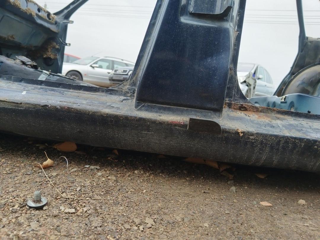 Стойка кузовная центральная левая 72J5Y1 Audi 100 купить