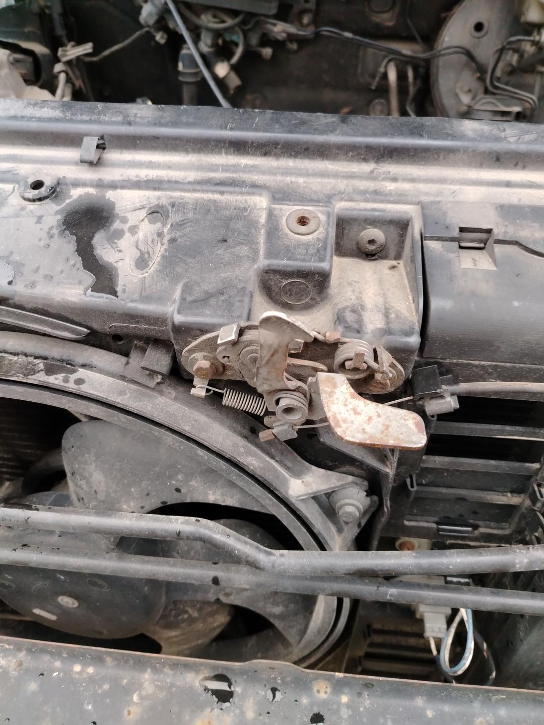 Замок капота BITUB0 Peugeot 607