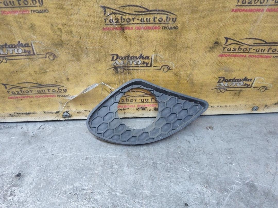 Заглушка (решетка) в бампер передний DRCO2P Alfa Romeo 147