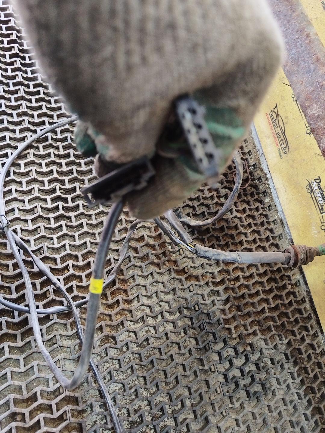 Прицепное устройство (фаркоп) 5NJMNZ Seat Toledo купить на авторазборке