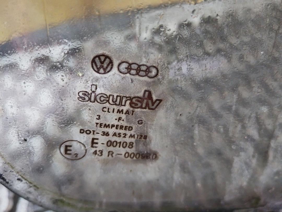 Стекло заднее DGUGBJ Audi 80 undefined